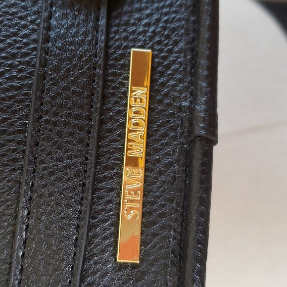 Steve Madden Adjustable Cross Body - Picture 8 of 12